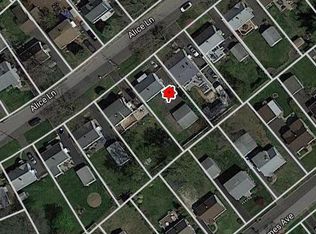 28 Alice Ln, Clark, NJ 07066
