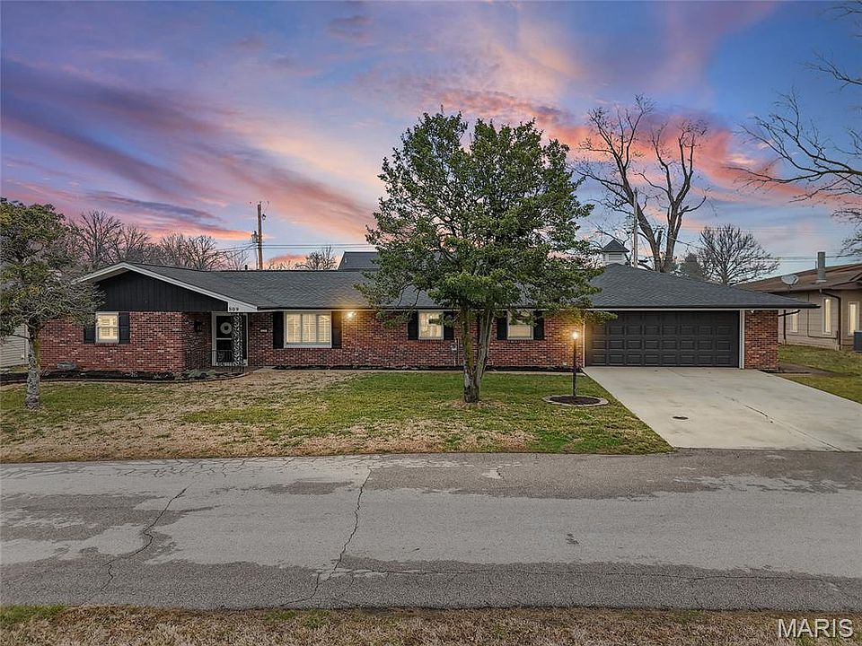 1st image of 809 N Meadow Ln