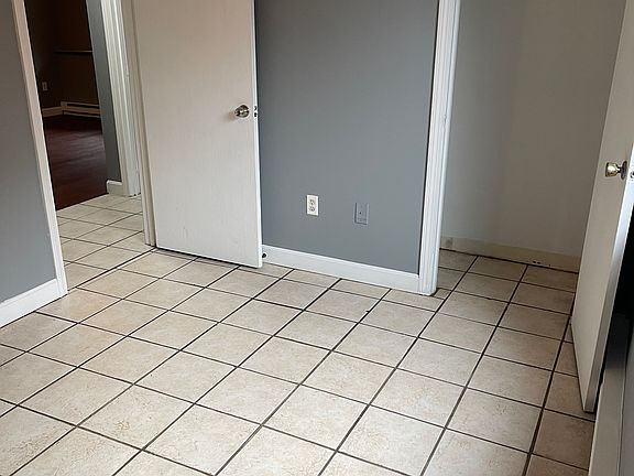 5th image of 29 Old Hackett Hill Rd APT 1D