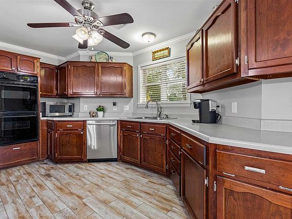 5th image of 5121 Park Place Dr