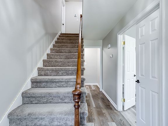 3rd image of 226 Briarcreek Dr