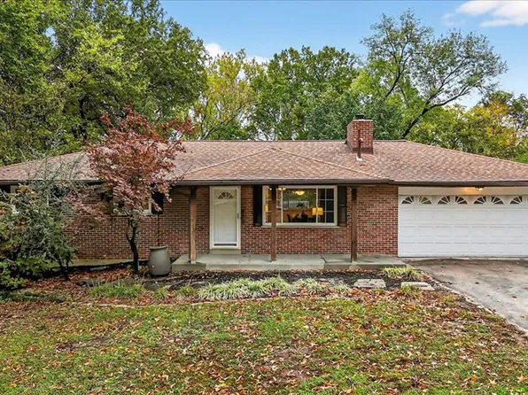 2 Delores Dr, Fenton, MO 63026