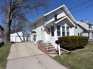905 N Summit St, Appleton, WI 54914