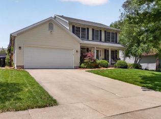 1324 Kenneth Dr, Bloomington, IL 61704