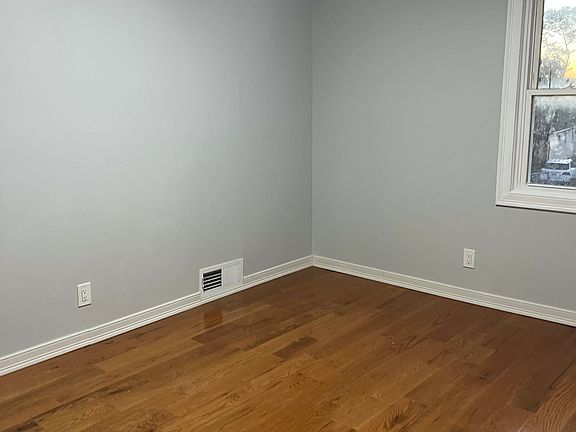 5th image of 11743 Springfield Blvd