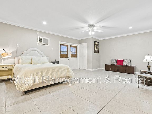 4th image of 574 Ryans Woods Ln #1