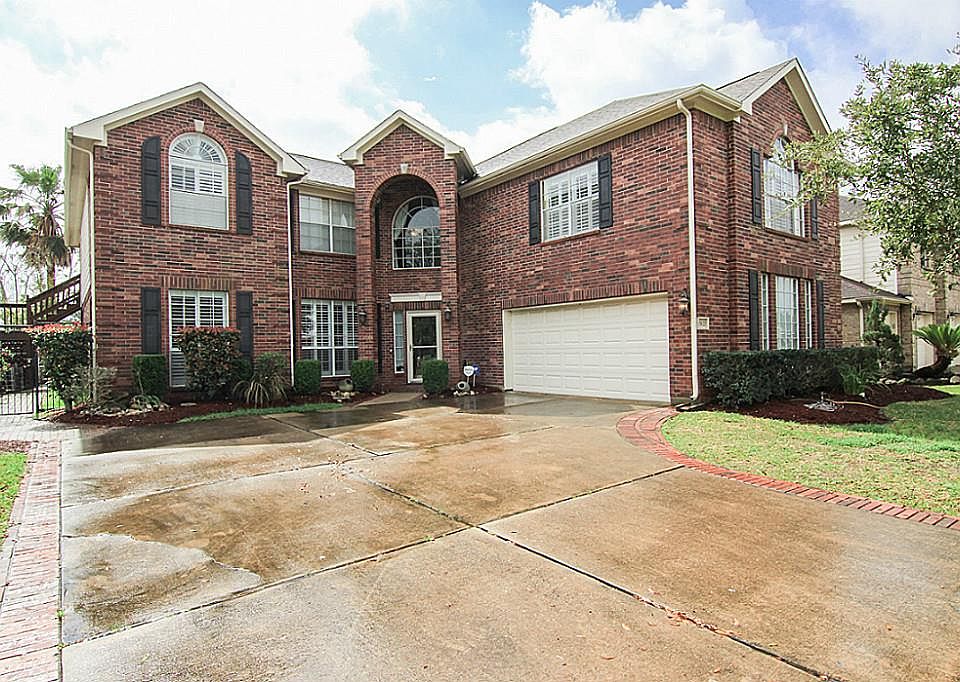 1st image of 2822 S Cedar Hollow Dr