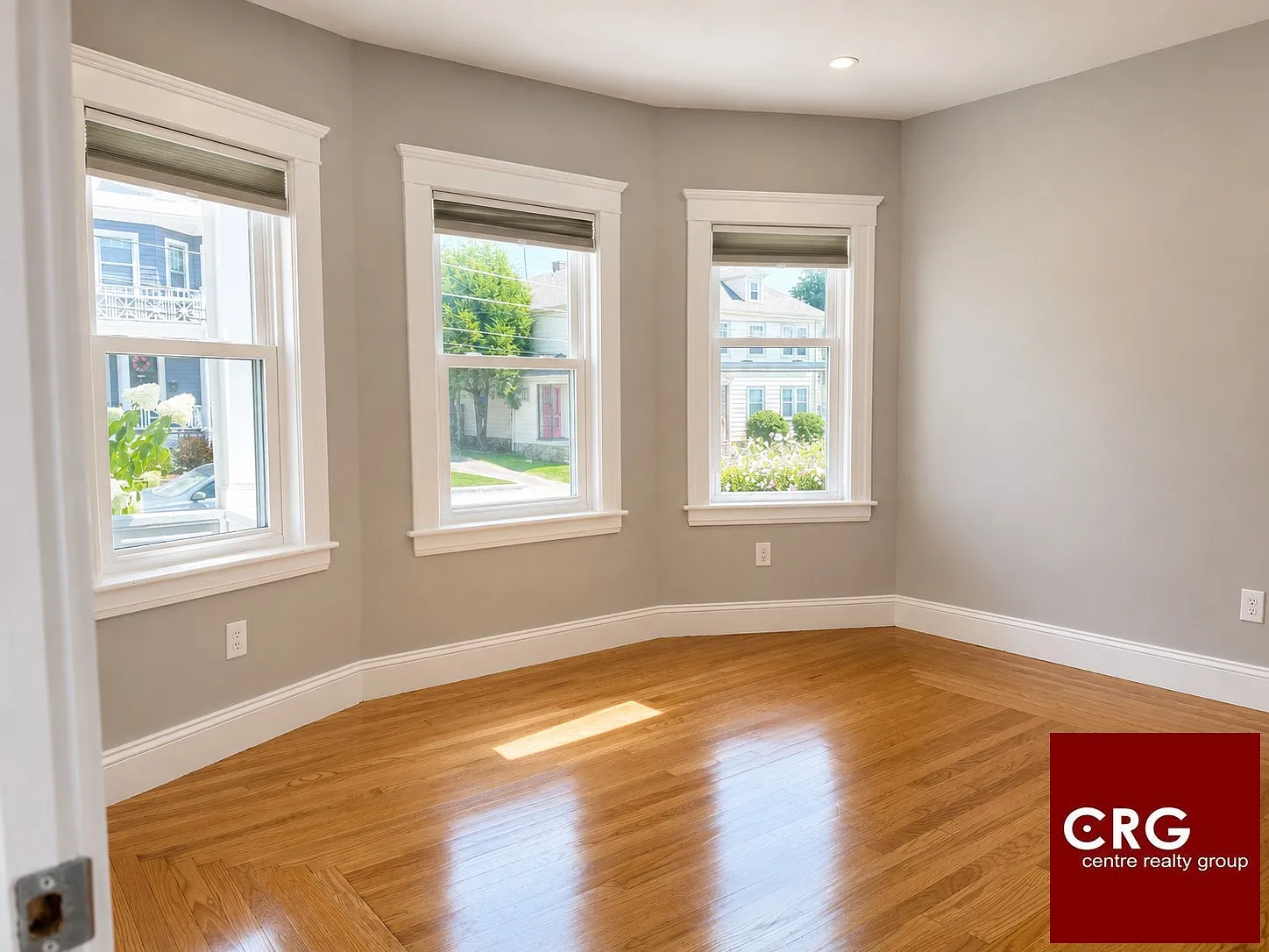 3 bed, 1.0 bath, 1000 sqft, $3,300 — Photo 2