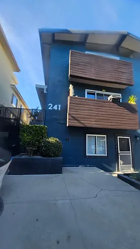 241 W Tujunga Ave #E Photo 1 241 W Tujunga Ave #E Photo 1