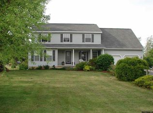 1 Sheldon Dr, Ballston Lake, NY 12019