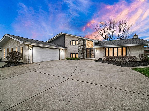 2nd image of 7545 Palm Ct