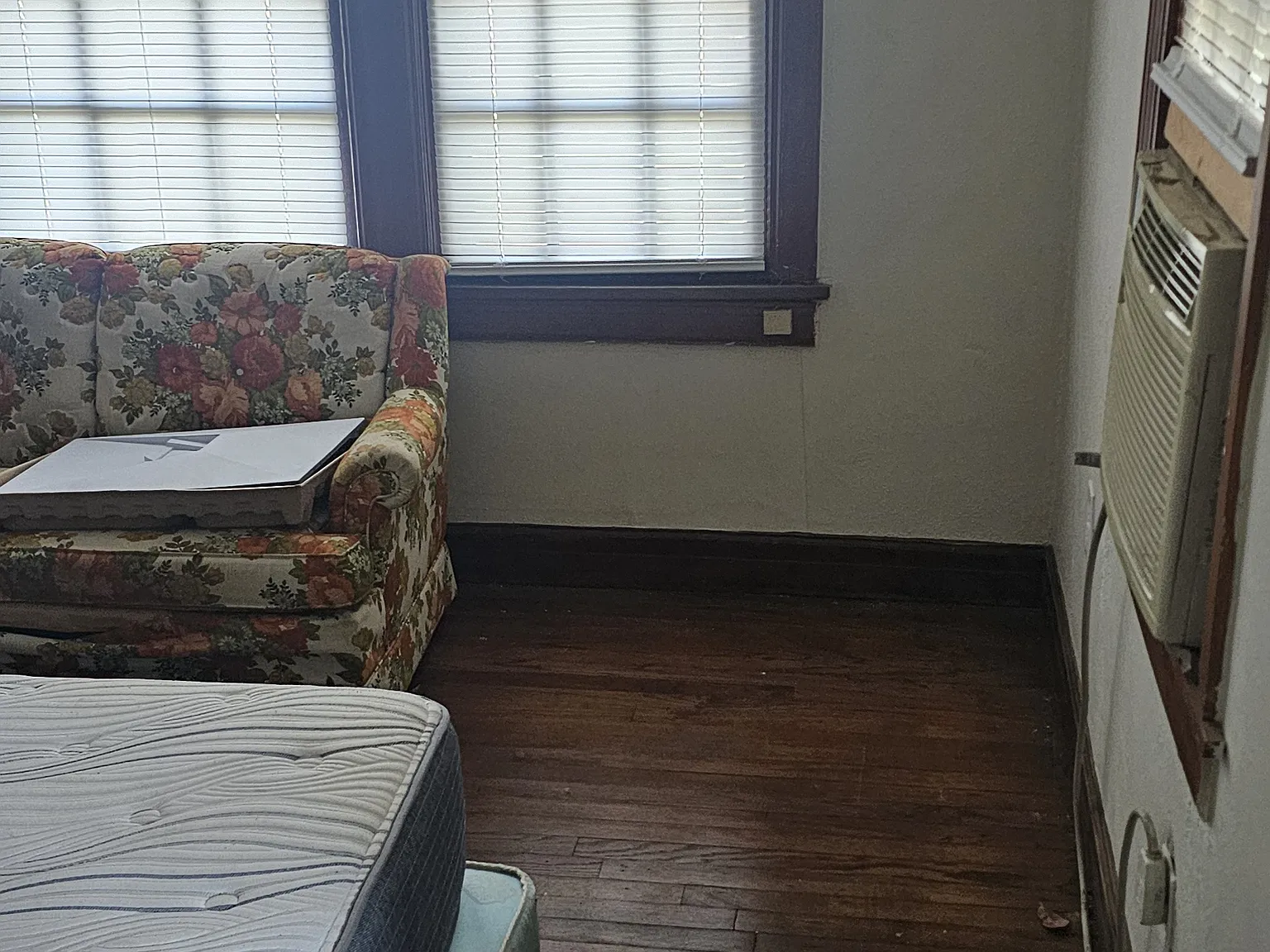 1 bed, 900 sqft, $950 — Photo 3