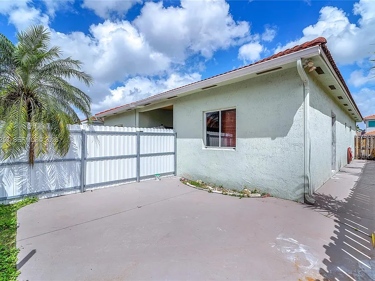 16266 SW 54th Ter — Photo 25