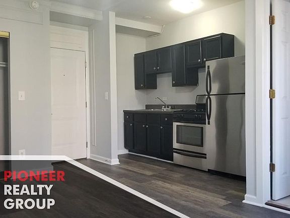 2nd image of 5860 N Kenmore Ave #5860210