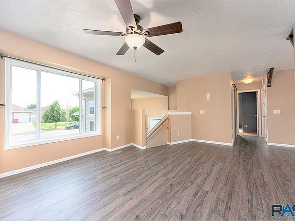 5th image of 603 Rosewood Dr