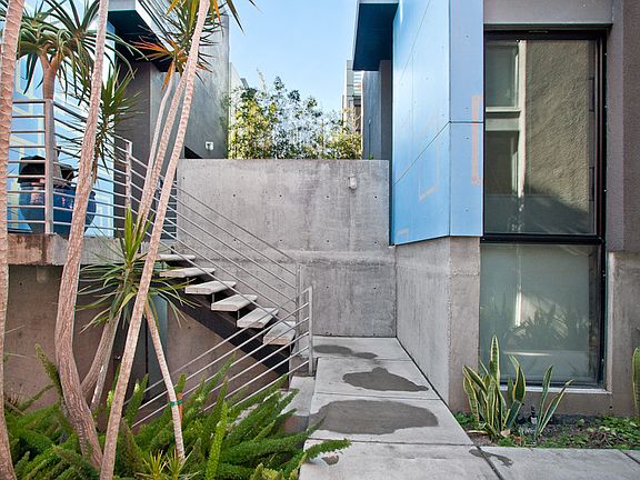 5th image of 422 E South Venice Blvd #101