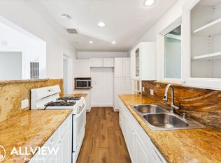 119 23rd St #B, Costa Mesa, CA 92627