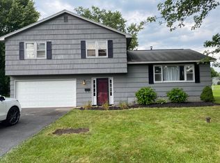 15 Hummingbird Path, Liverpool, NY 13090