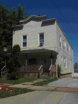 1st image of 417 Oak St
