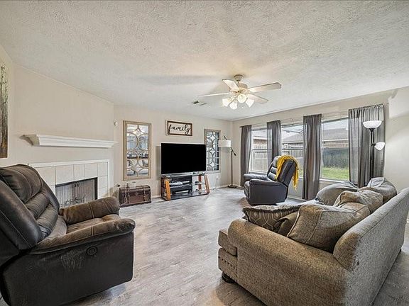 4th image of 2515 Liza Ct