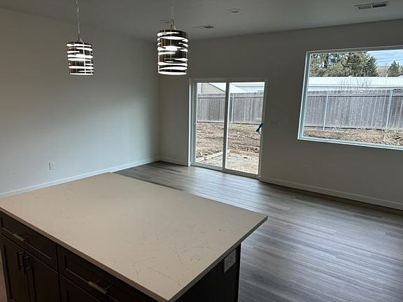 5th image of 509 S 2nd St