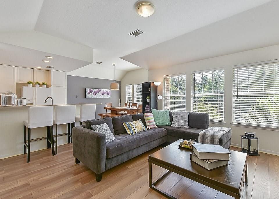 1st image of 37 Stone Creek Pl