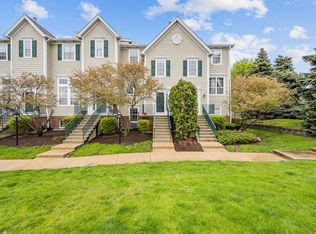 2416 Courtyard Cir UNIT 2, Aurora, IL 60506