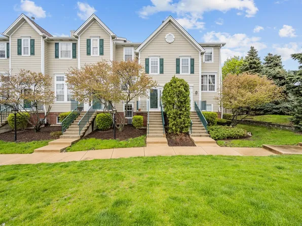 2416 Courtyard Cir Unit 2, Aurora, IL 60506