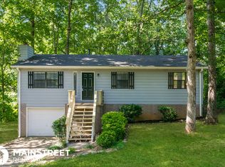 6451 Chickasaw Dr, Douglasville, GA
