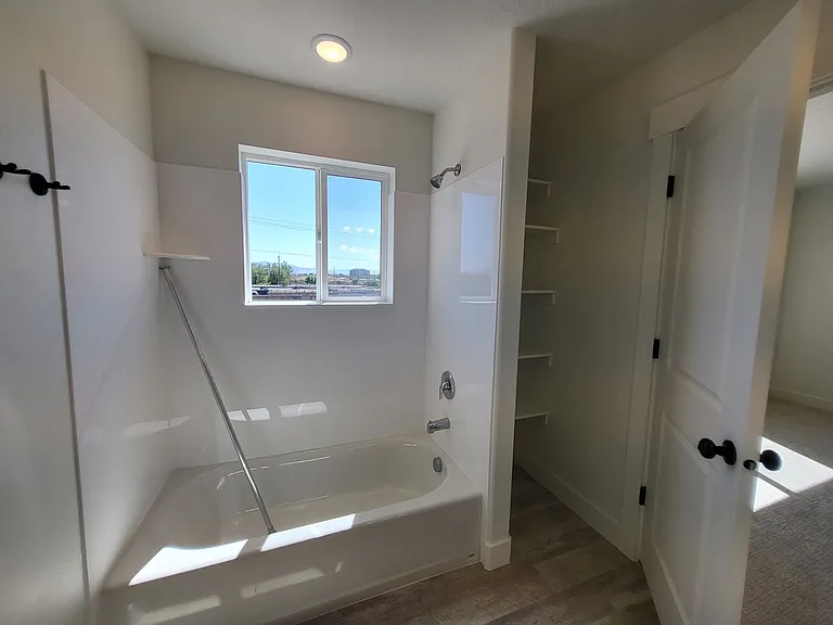 1002 E 1300 S — Photo 30