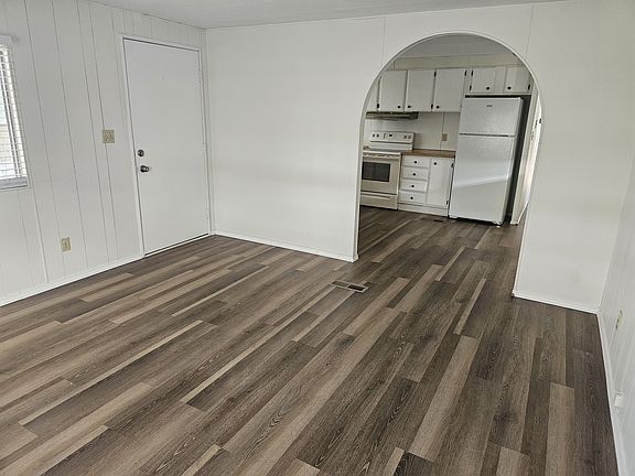 5th image of 9501 E Broadway Rd