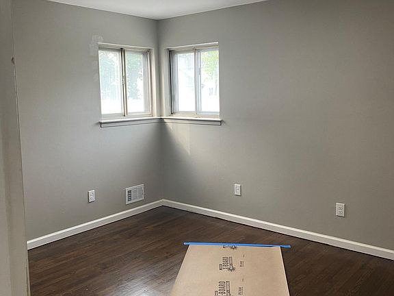 4th image of 152 Holly Ave #A