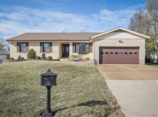 9803 Hilltop Dr, Saint Louis, MO 63128