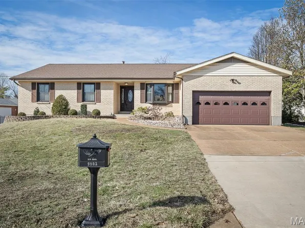9803 Hilltop Dr, Saint Louis, MO 63128