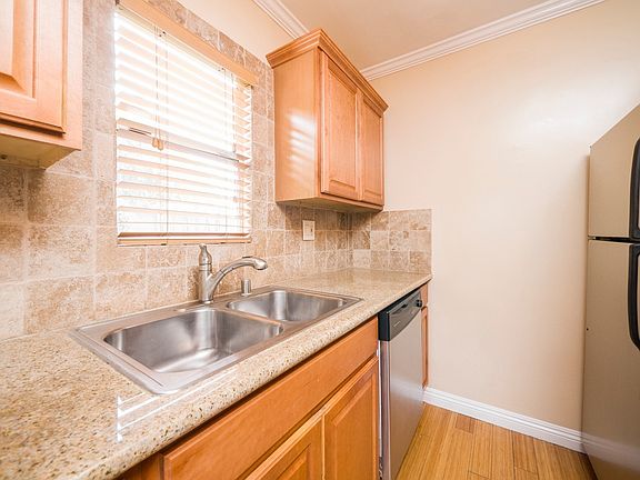 5th image of 4718 S Centinela Ave #15703