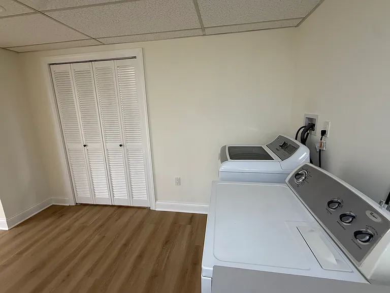 9398 Paulskirk Dr — Photo 27