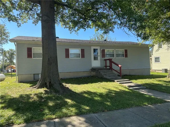 411 W Pine St, Orrick, MO 64077