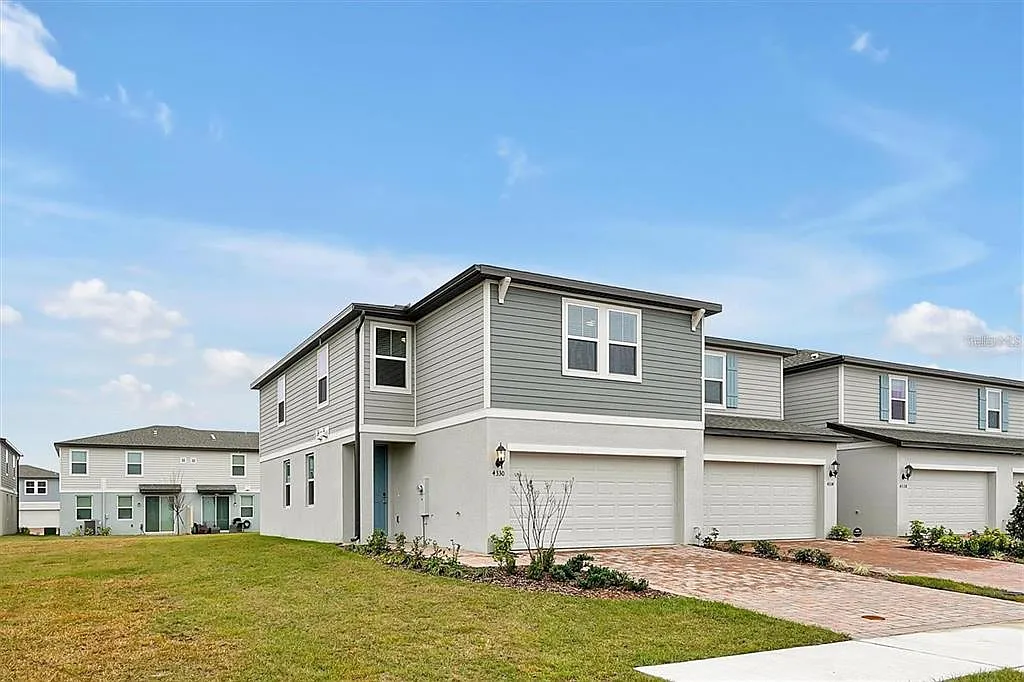 3 bed, 2.5 bath, 1798 sqft, $2,395 — Photo 1