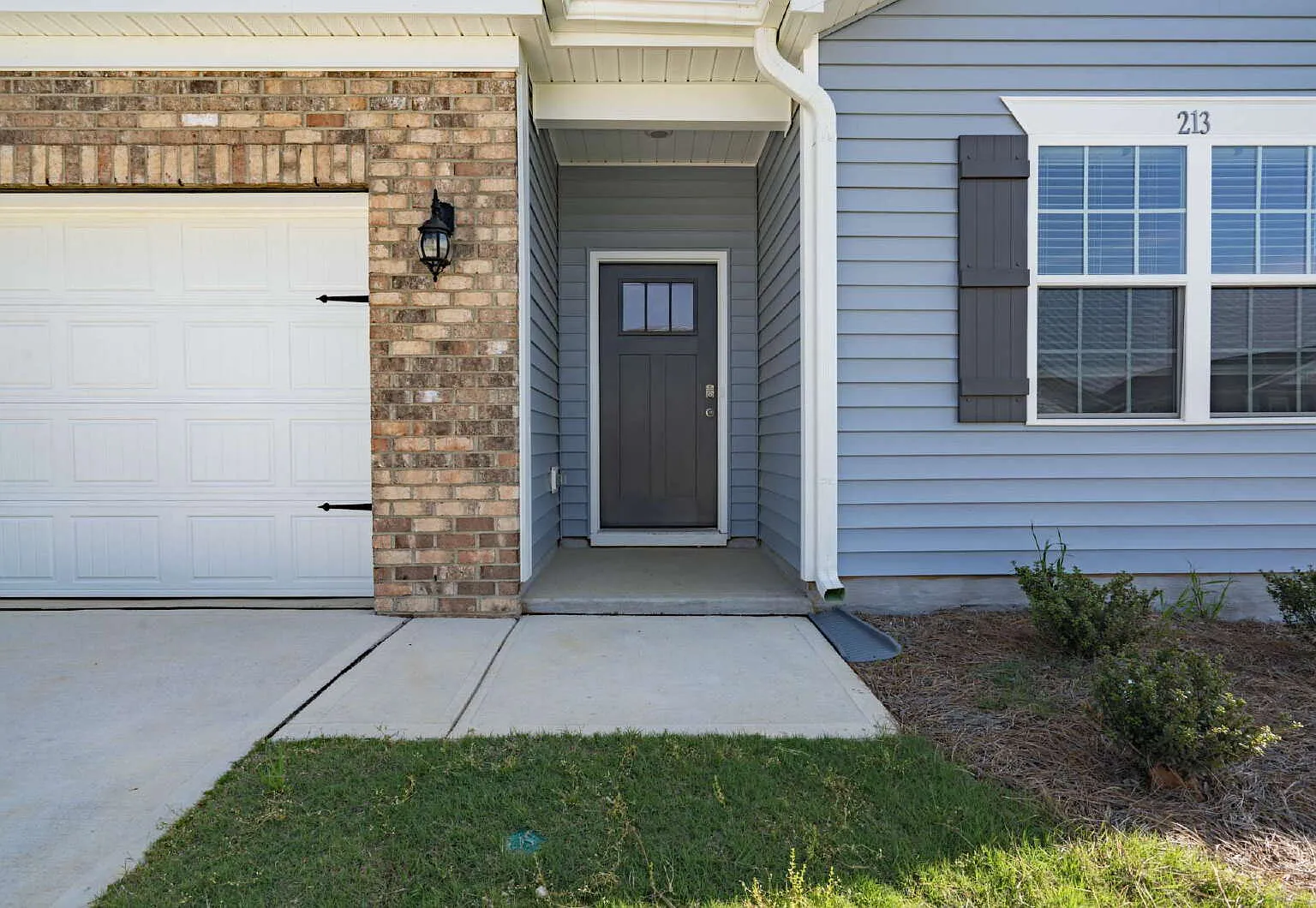 4 bed, 2.0 bath, 1764 sqft, $2,300 — Photo 3