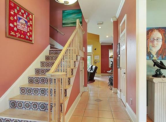 3rd image of 420 Leslie Ln