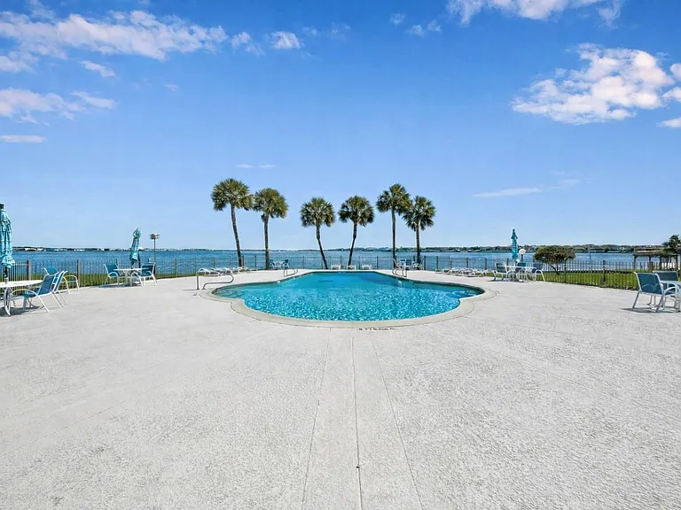 351 Lakeside Ln #201 — Photo 31