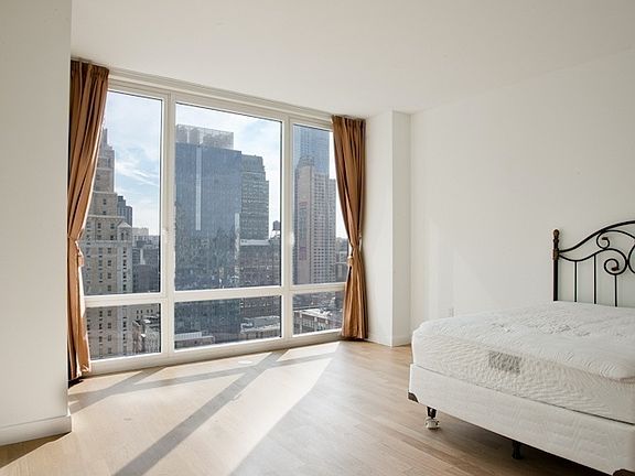 3rd image of 247 W 46th St APT 1004