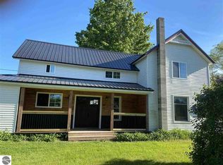 21025 Benton Rd, Copemish, MI 49625