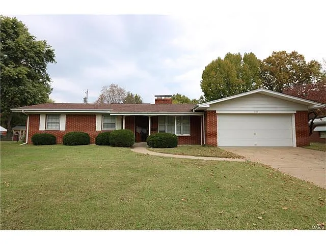 817 Blue Ridge Dr photo 1