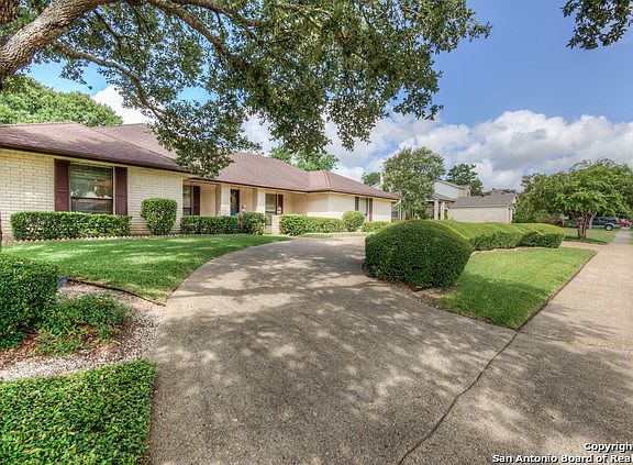 3rd image of 233 Sandhill Dr