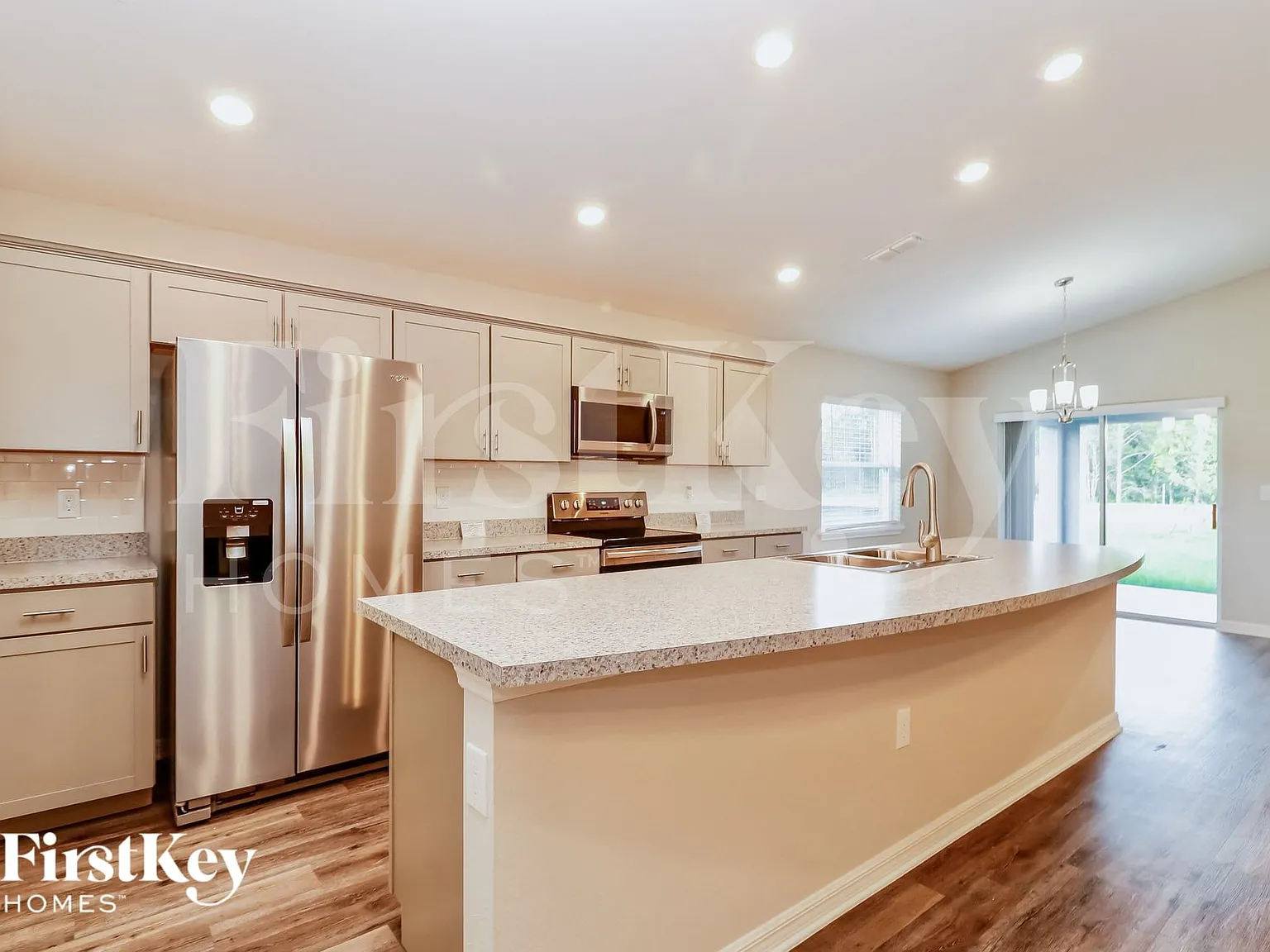 4 bed, 2.0 bath, 1715 sqft, $2,730 — Photo 4