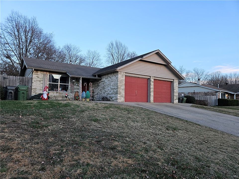 1st image of 701 & 703 S 28th St