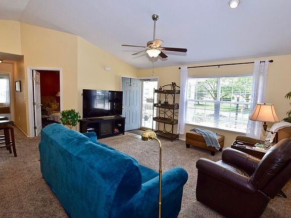 4th image of 1202 Old Pond Dr