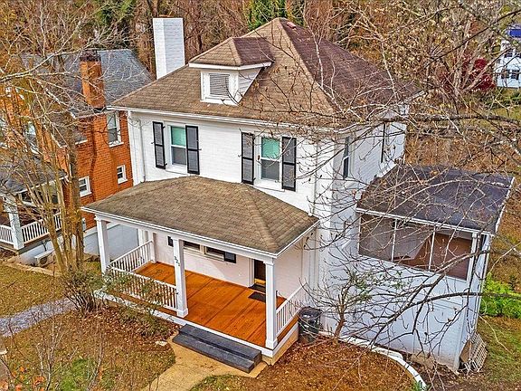 3rd image of 321 Arlington St