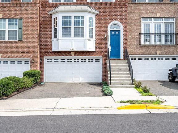 3rd image of 6212 Royal Crest Ln